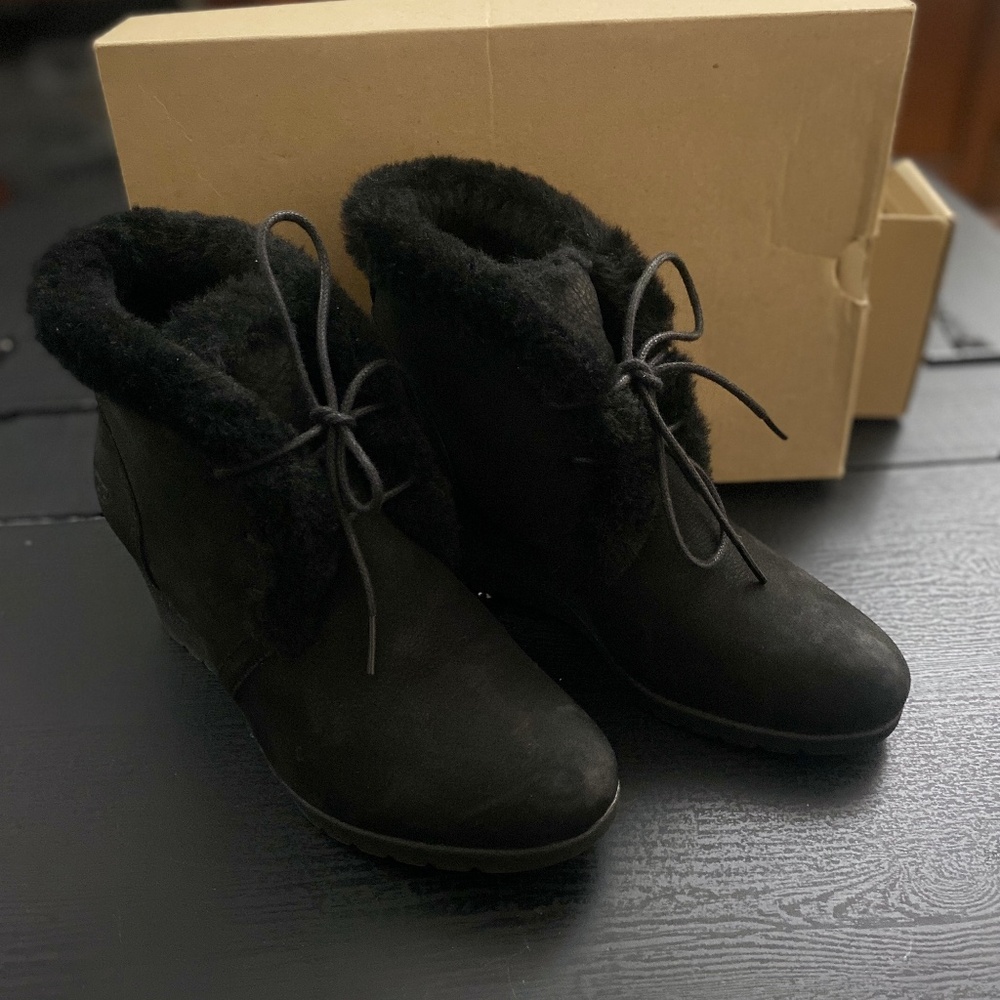 Women’s Jeovana Ugg Boots Black Size 7 Pre-owned